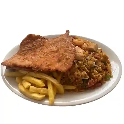 Arroz chino con chuleta y papas