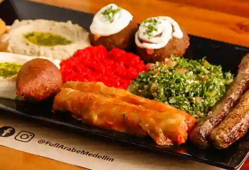 Plato Mixto Libanes Contiene: