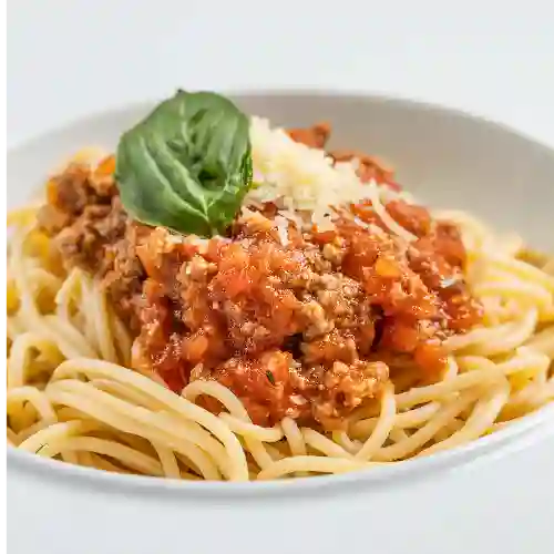 Pasta en Salsa Bolognesa y Salchicha