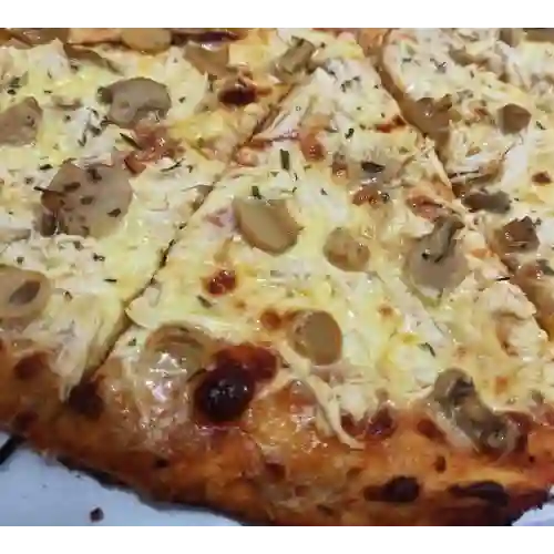 Pizza Pollo con Champiñones