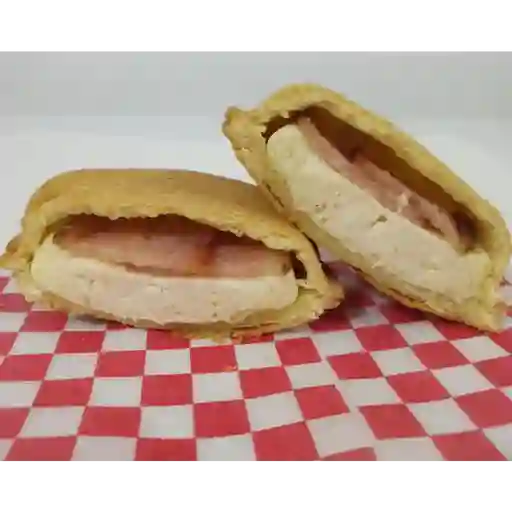 Pastelito queso + tocineta