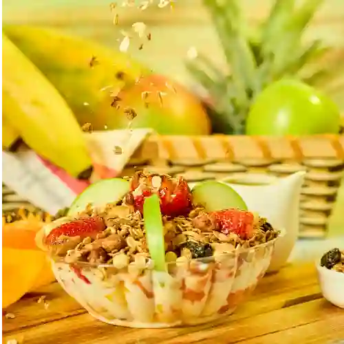 Ensalada con Kumis y Granola