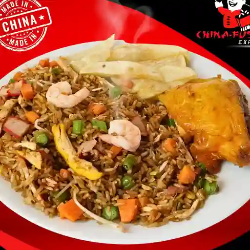 Chow fan pollo frito