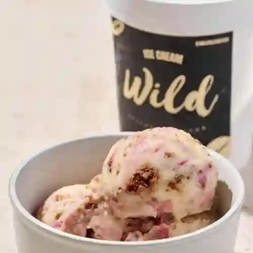 Helado de Cintas de Fresa y Brownie
