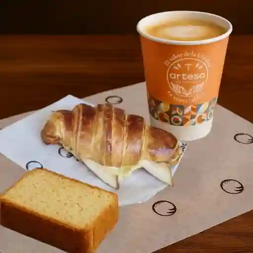 Combo clásico beb cl + sándwich + torta