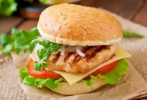 Clásica de Pollo con Papas de la Casa