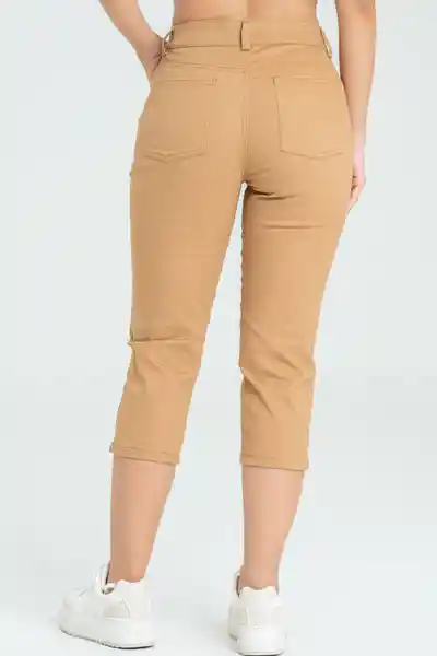 Capri Riley Color Beige Oscuro Talla 8 Ragged
