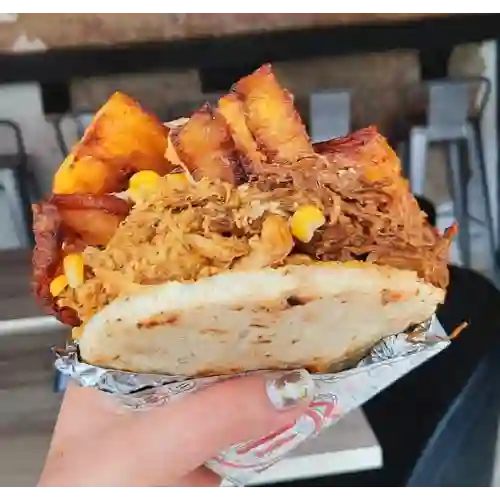 Arepa con Todo
