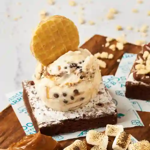 Brownie Engallado con Helado