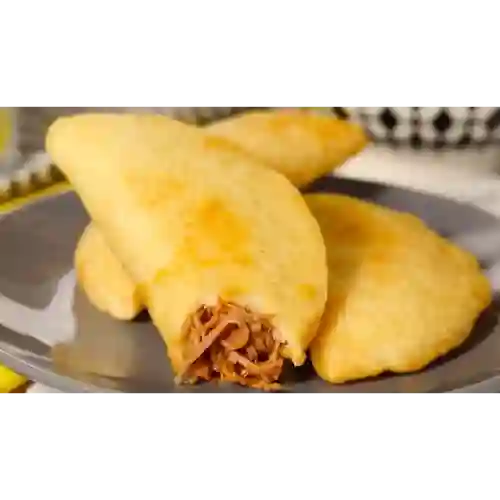 Empanada de Carne Mechada