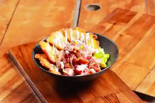 Poke Ceviche de Chicharron + Bebida