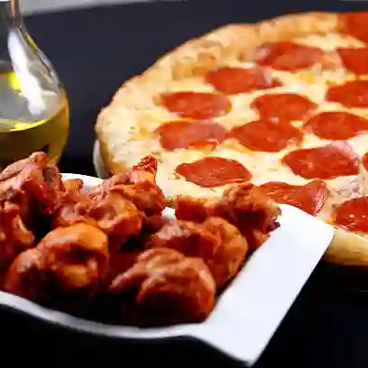 Pizza grande + 6 alitas + gaseosa 1.5