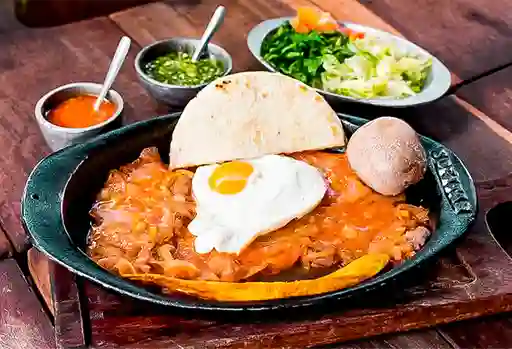 Bistec a Caballo de Cerdo + Bandeja + Bebida