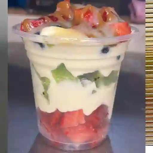 Frutas con crema 9 oz