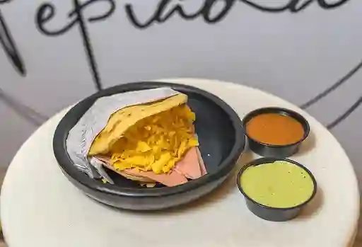 Arepa de Jamón y Queso Amarillo