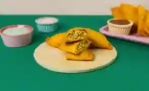 Empanada de arroz y carne