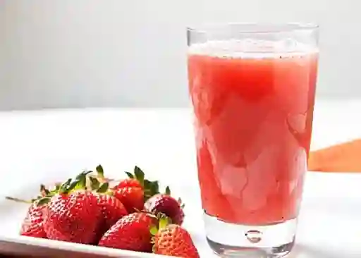 Jugo Fresa en Agua