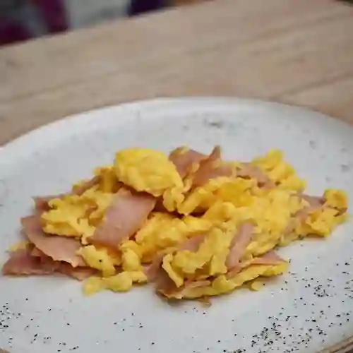 Huevos con Jamón Ahumado