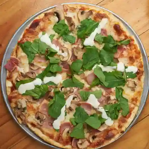 Pizza Queso Azul, Rugula, Jamón y Champiñones