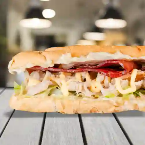 Sándwich de Pollo y Tocineta Grande