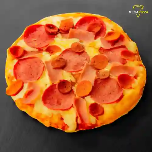 Pizza Gigante Tres Carnes