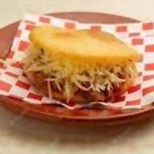 Arepa rellena de carne