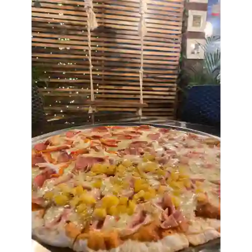 Pizza Grande de Jamón y Queso