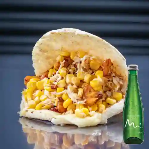 Combo Arepa Maduro + Manantial con Gas 300ml