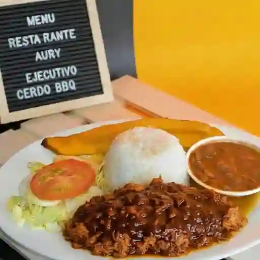 Ejecutivo con costillas de cerdo bbq