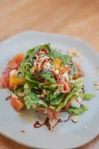 Ensalada Burrata y Pollo