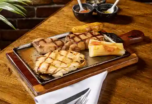 Trimixto de Res Cerdo y Pollo Gratinado