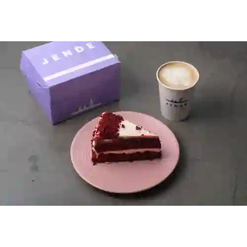 Combo Torta Red Velvet + Capuccino