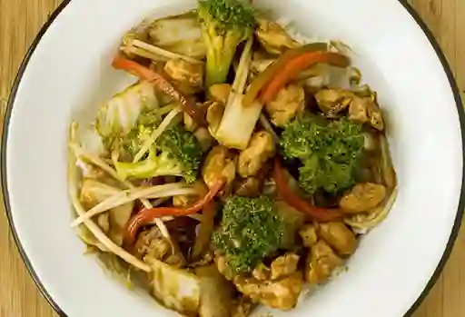 Salteado de Pollo Al Wok