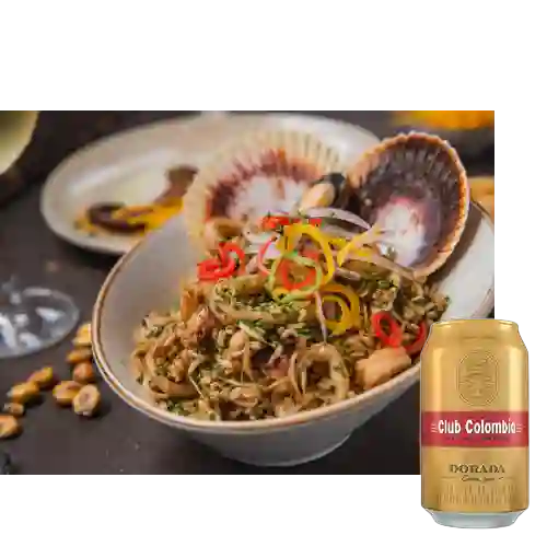 Combo Arroz Chaufa Especial + Club Cola Dorada Lata 330ml