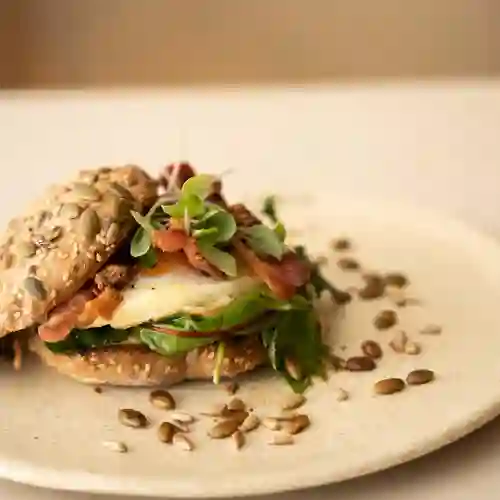 Bagel Tocino y Huevo