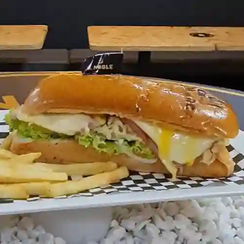 Sándwich Noble