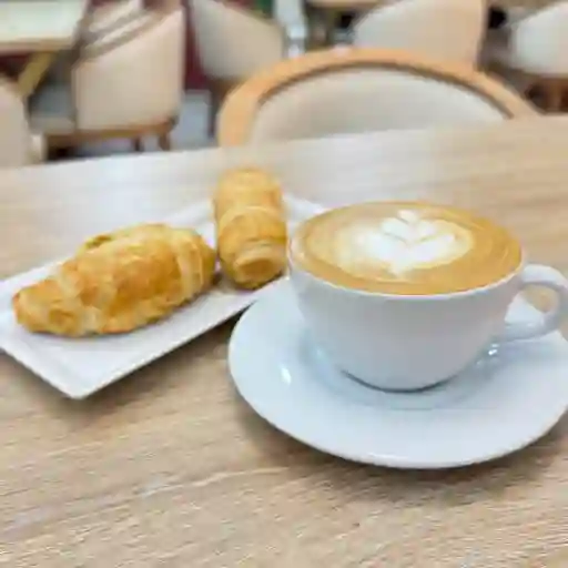 Combo de cafe + hojaldre