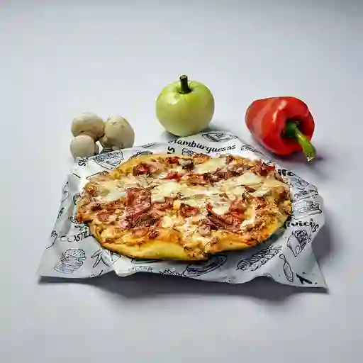 Pizza festival de carnes + gaseosa 400ml