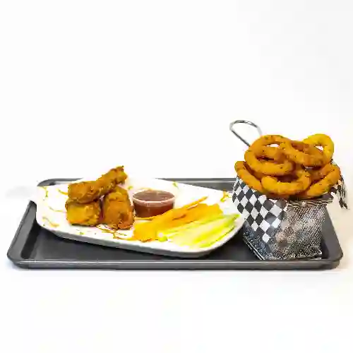 3 Chicken Tenders + Acompañamiento
