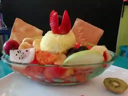 Ensaladas de Frutas Natural con Helado