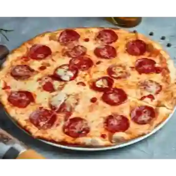 Pizza pepperoni mediana