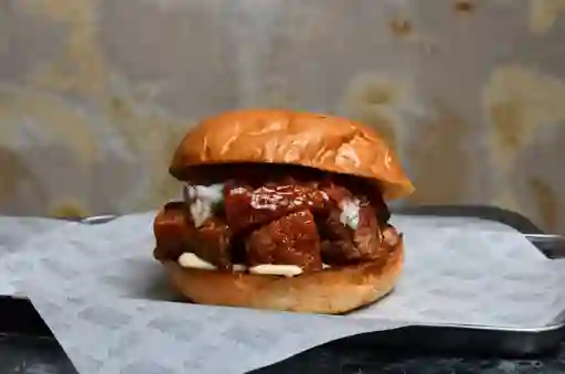 Sándwich Chicharrón en Combo