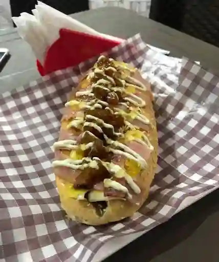 Hot Dog Italosuizo Hawaiiano