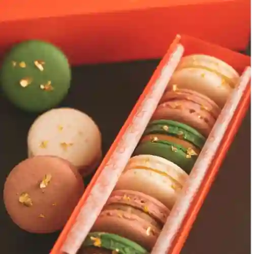 Caja X6 Macarons con Lamina de Oro
