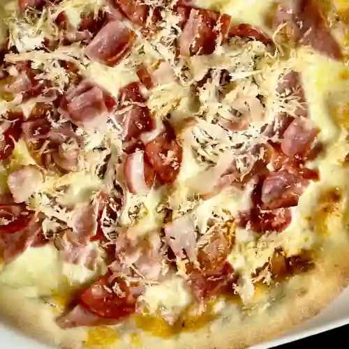 Cuatro Carnes Medium