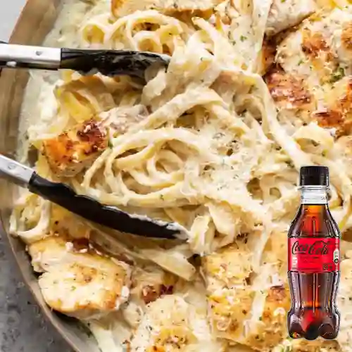 Combo Pasta Alfredo c/ Pollo +Cocacola S/az 250ML