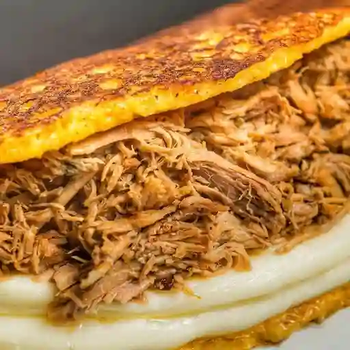 Pollo y carne desmechada