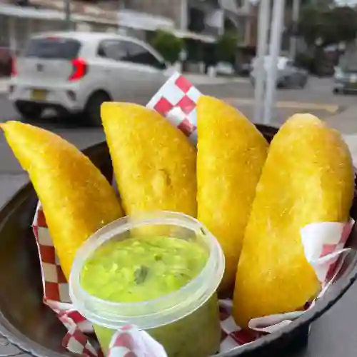 Combo Empanadas X14 Unidades + Gaseosa Litro