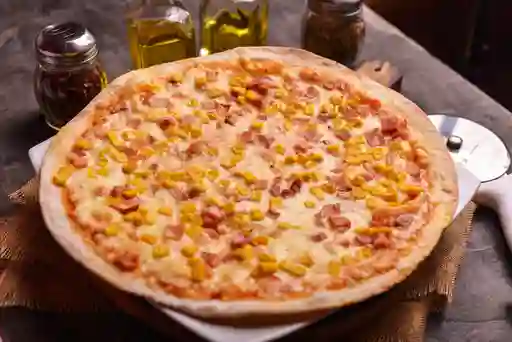 Pizza Tocineta y Maíz