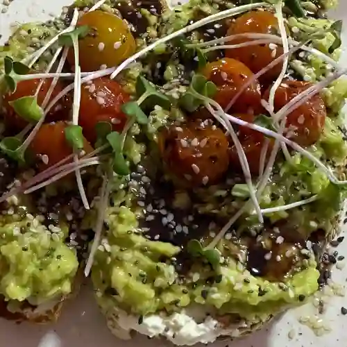 Tostadas de Aguacate